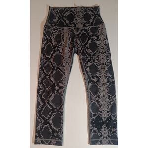 Lululemon Snakeskin Print Wunder Under High‑Waist Leggings Size 6